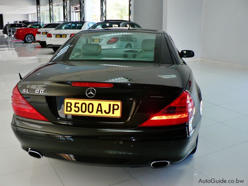 Mercedes-Benz SLK 500 in Botswana