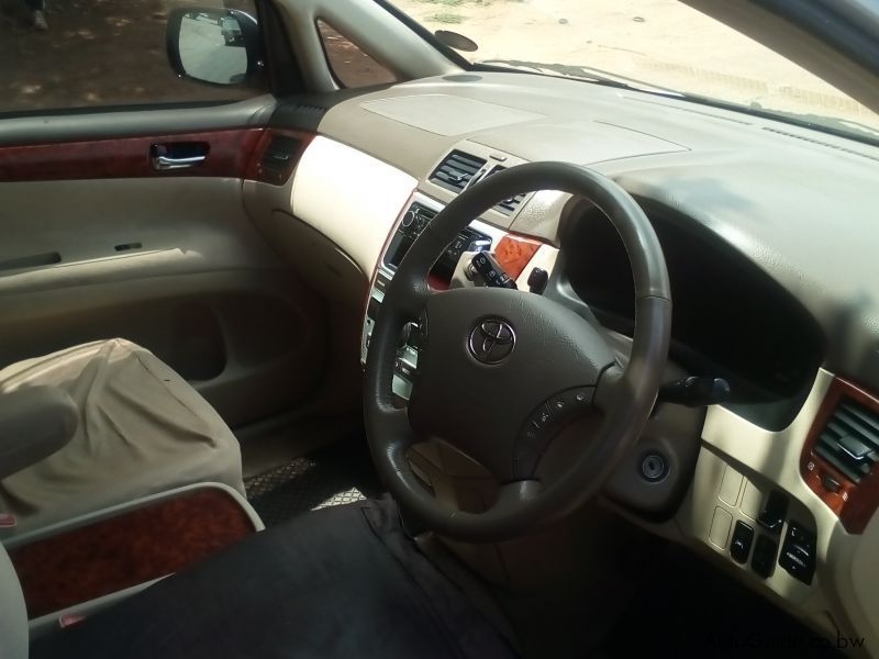 Toyota ipsum 240 in Botswana