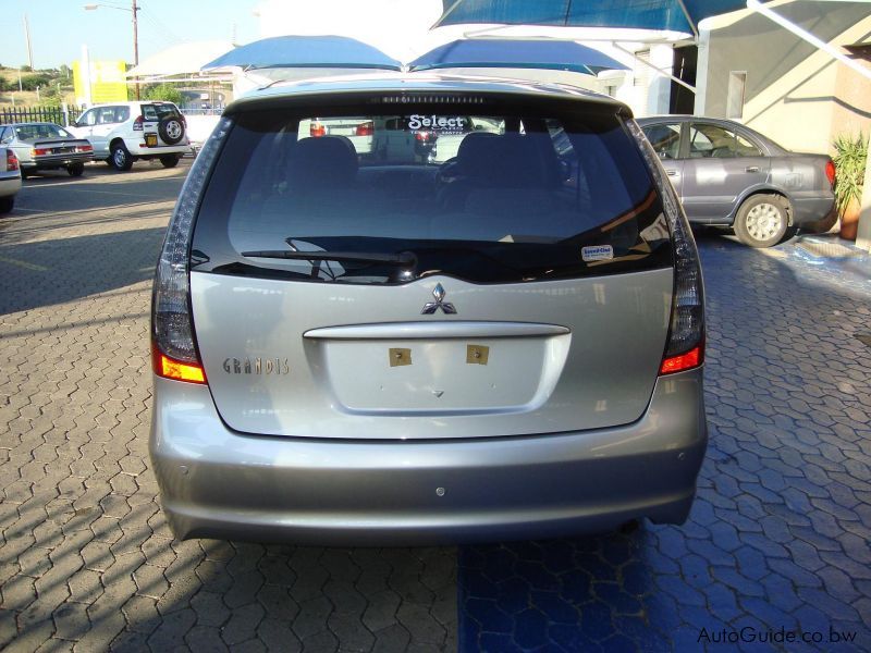 Mitsubishi Grandis in Botswana