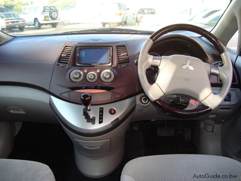 Mitsubishi Grandis in Botswana