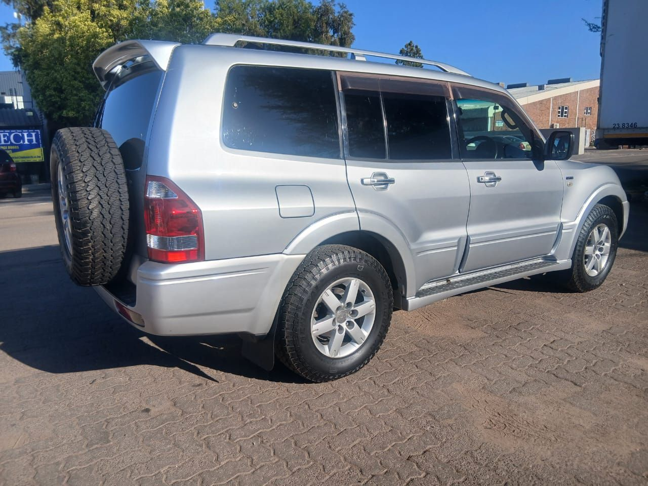 Mitsubishi Pajero 3.2 V6 GLS(Auto) in Botswana