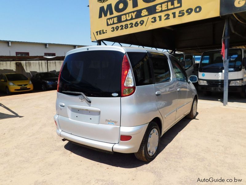 Toyota Funcargo in Botswana