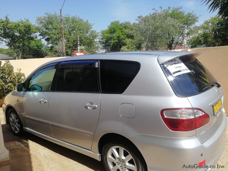 Toyota Ipsum 240 u in Botswana