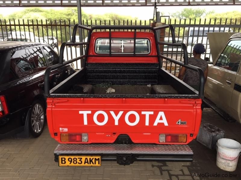 Toyota Land Cruiser EFI in Botswana