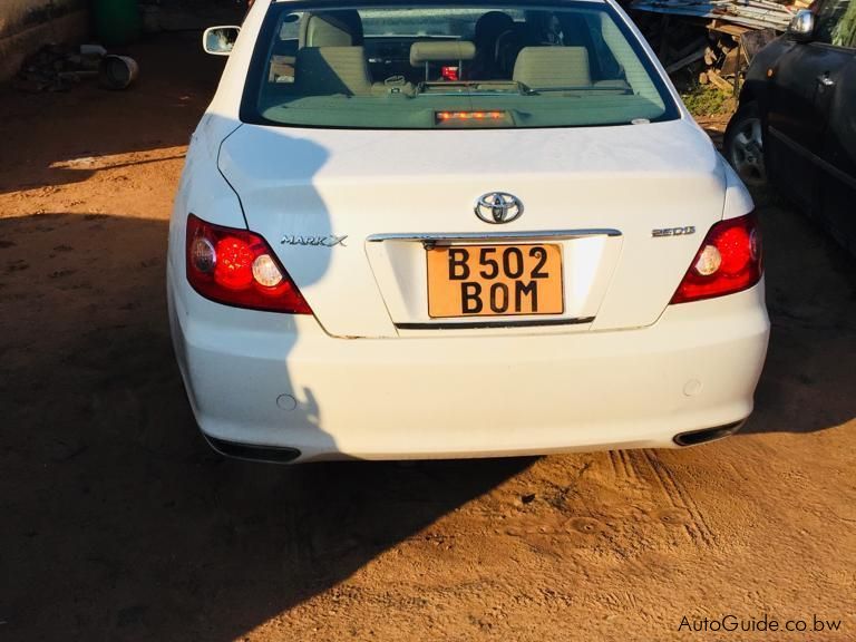 Toyota MarkX in Botswana