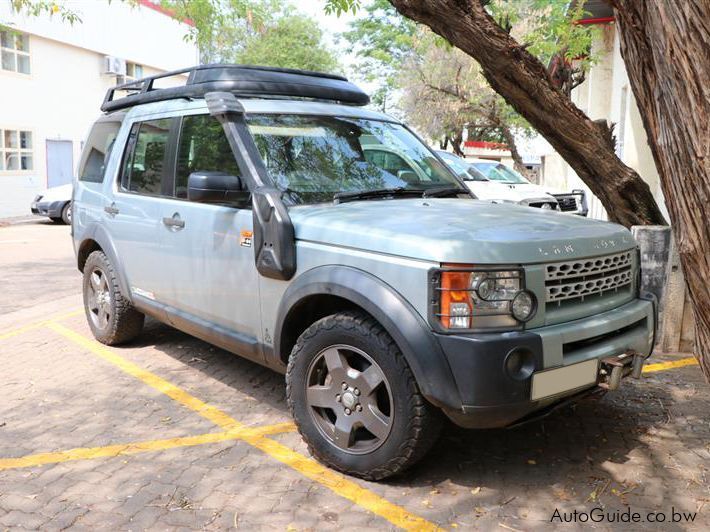 Land Rover Discovery 3 in Botswana