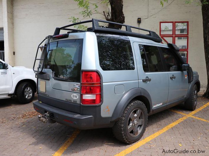 Land Rover Discovery 3 in Botswana