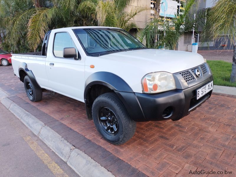 Nissan Np300 2.4 in Botswana