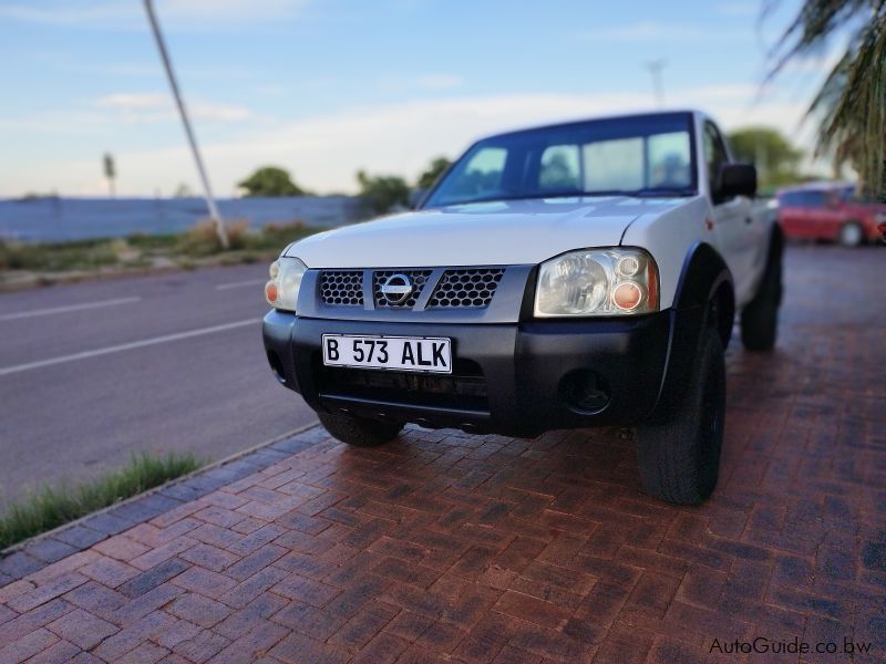 Nissan Np300 2.4 in Botswana