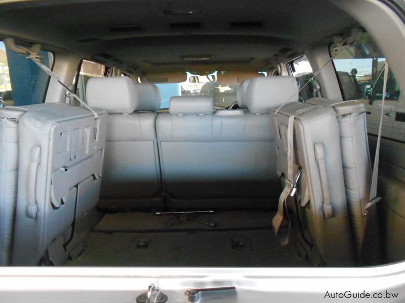 Toyota Land Cruiser 100 in Botswana