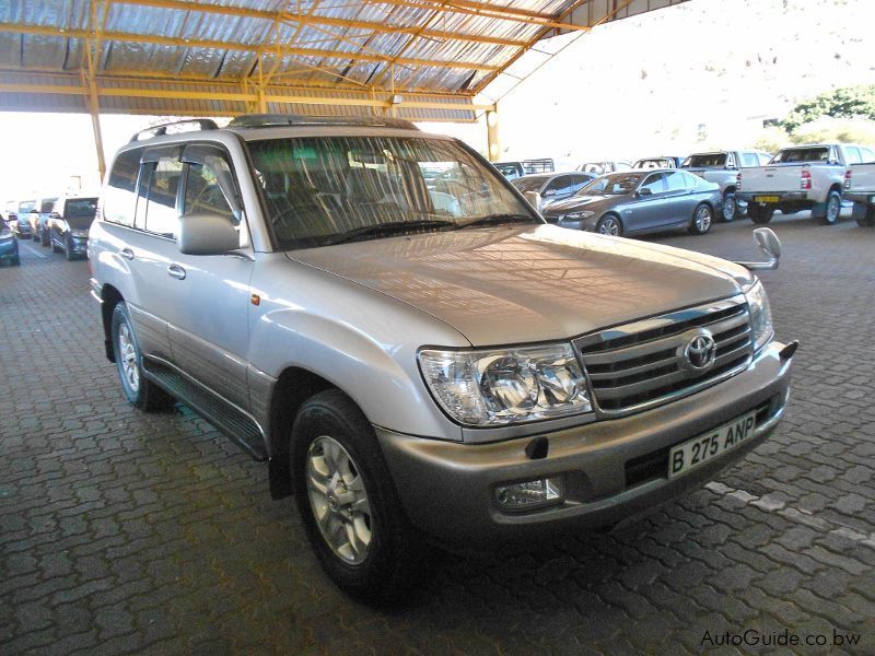 Toyota Land Cruiser 100 in Botswana