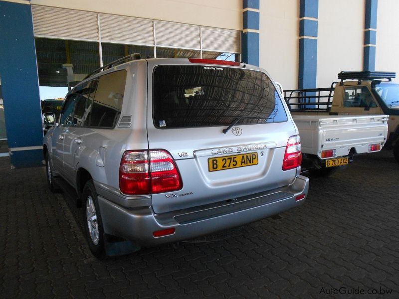 Toyota Land Cruiser 100 in Botswana