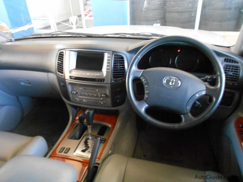 Toyota Land Cruiser 100 in Botswana