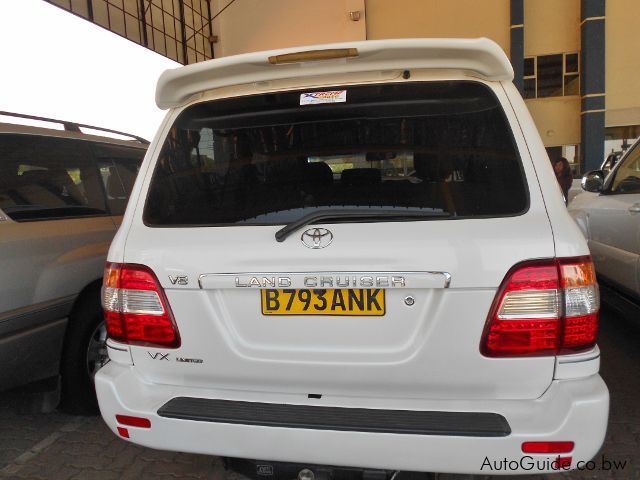 Toyota Land Cruiser 100 VX in Botswana