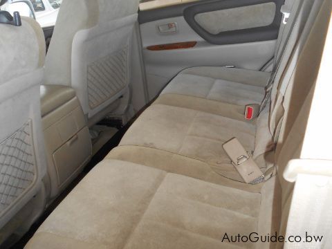 Toyota Land Cruiser 100 VX in Botswana