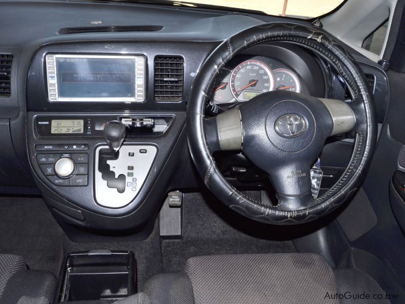 Toyota Wish - 7 Seater in Botswana