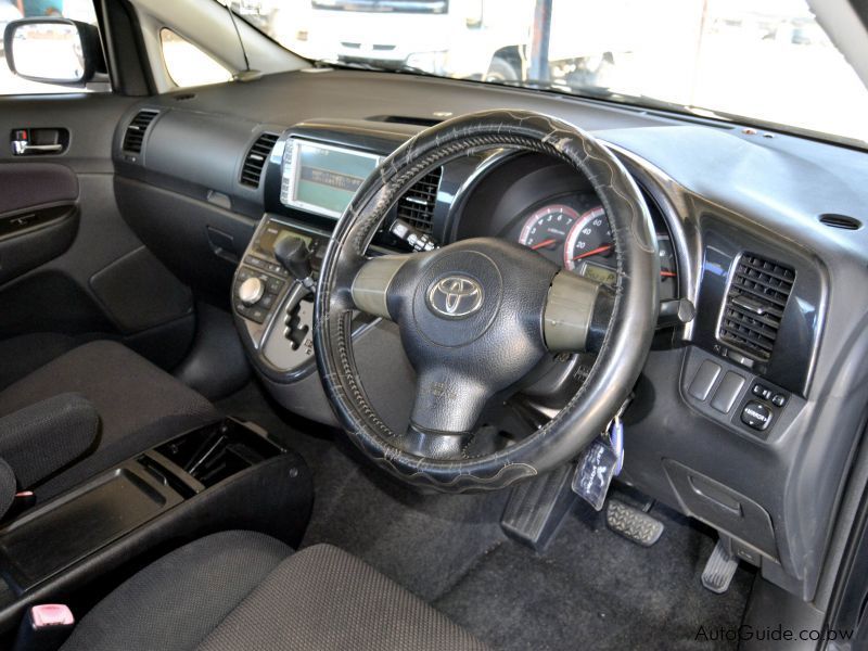Toyota Wish - 7 Seater in Botswana