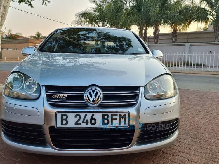 Volkswagen Golf 5 R32 in Botswana