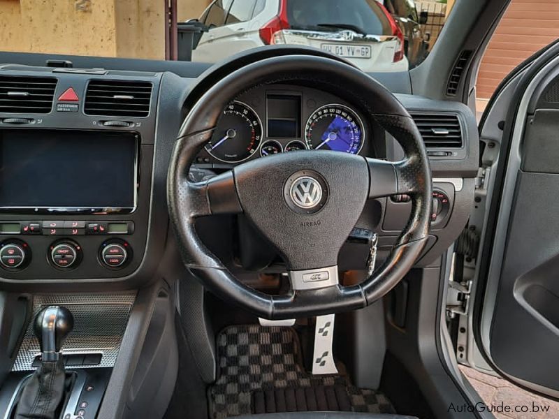 Volkswagen Golf 5 R32 in Botswana