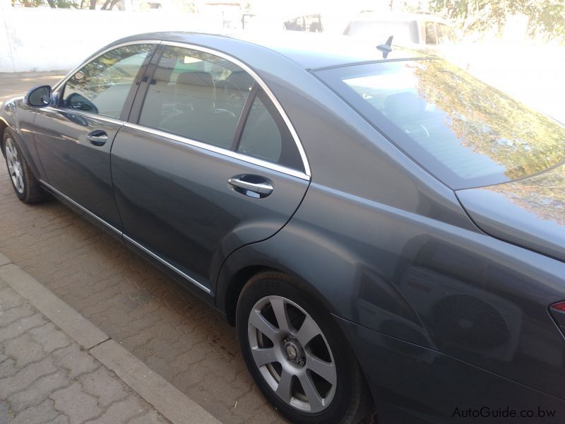 Mercedes-Benz S300 in Botswana
