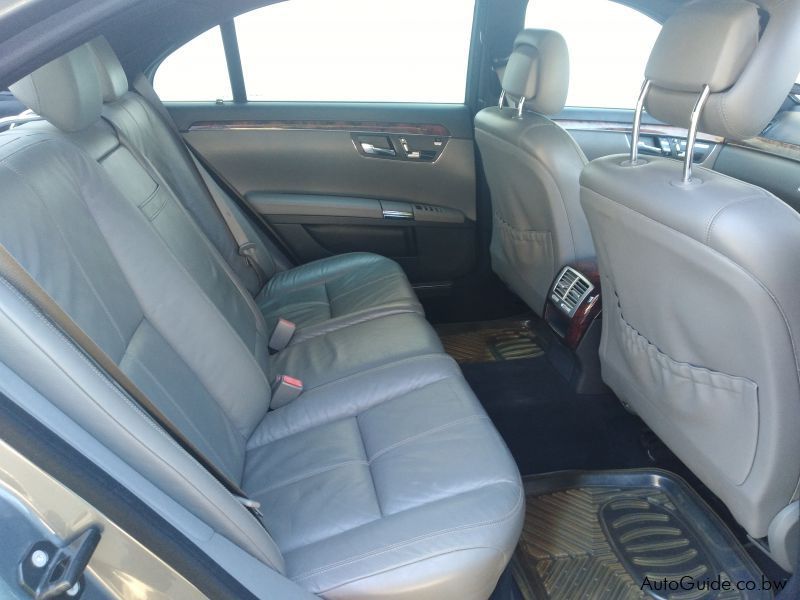 Mercedes-Benz S300 in Botswana