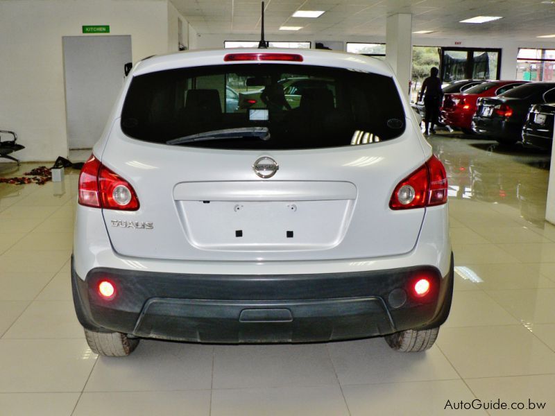 Nissan Dualis car