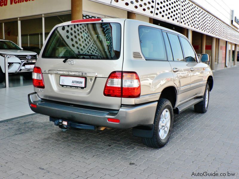 Toyota Land Cruiser 100 Series VX in Botswana