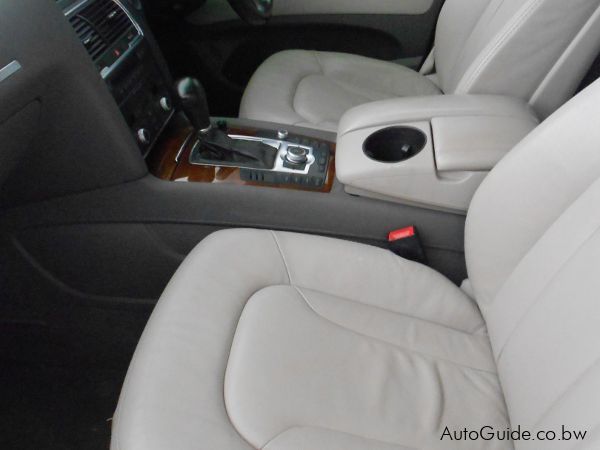 Audi Q7 in Botswana