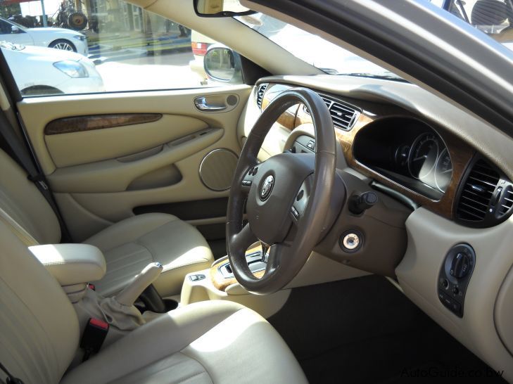 Jaguar X Type  in Botswana