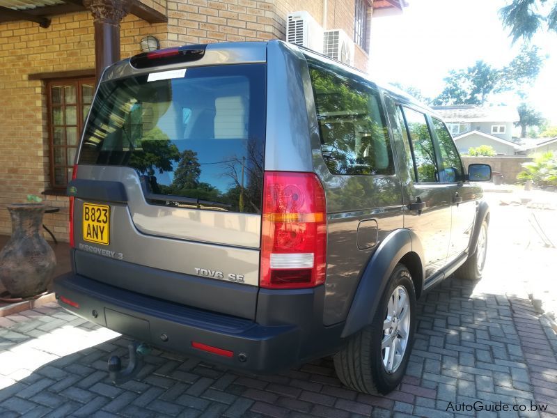 Land Rover Discovery 3 in Botswana