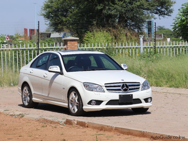 Mercedes-Benz C250 V6 DOHC 24V in Botswana