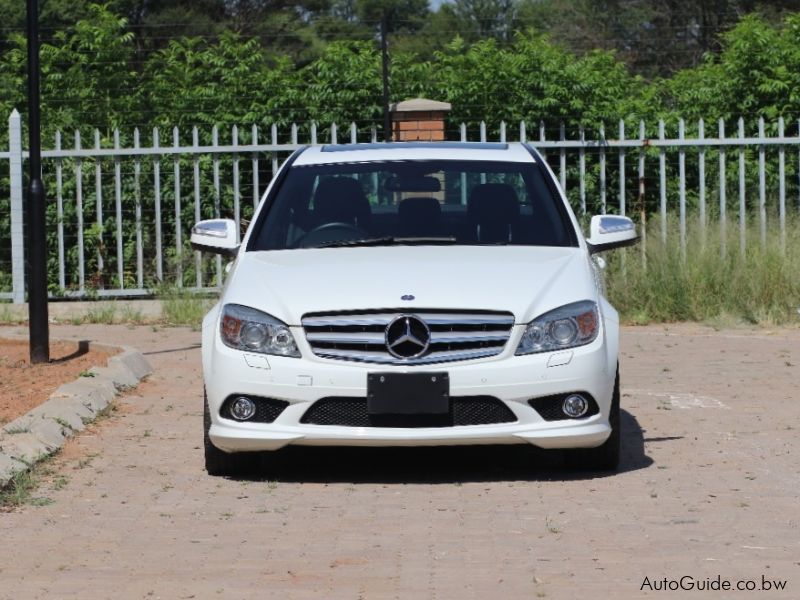 Mercedes-Benz C250 V6 DOHC 24V in Botswana