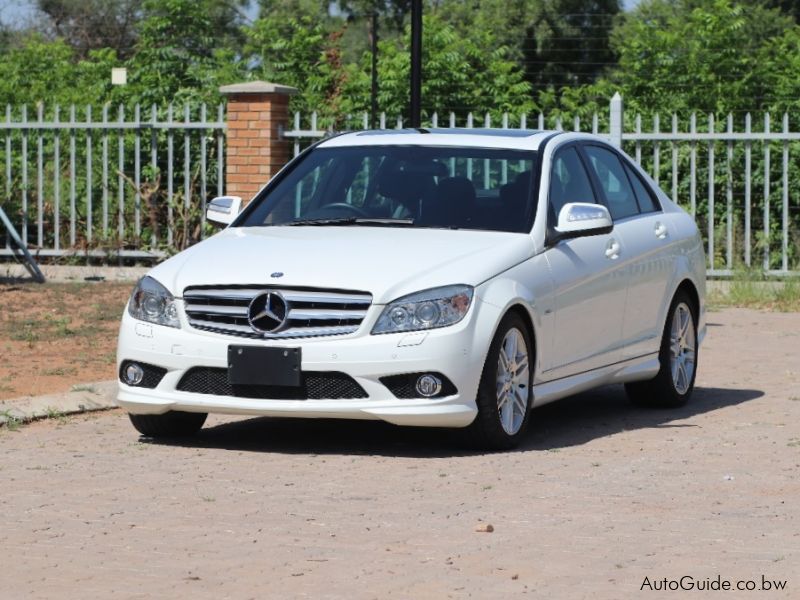 Mercedes-Benz C250 V6 DOHC 24V in Botswana