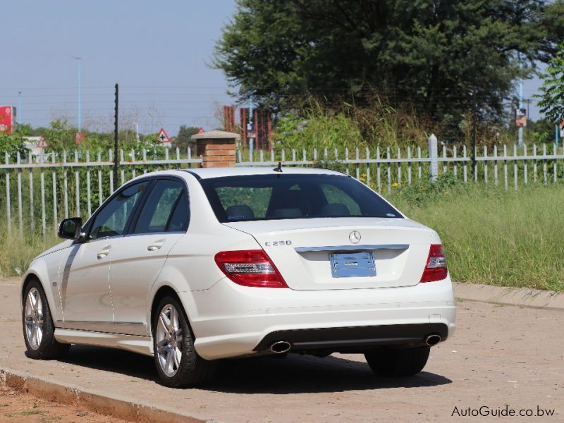 Mercedes-Benz C250 V6 DOHC 24V in Botswana