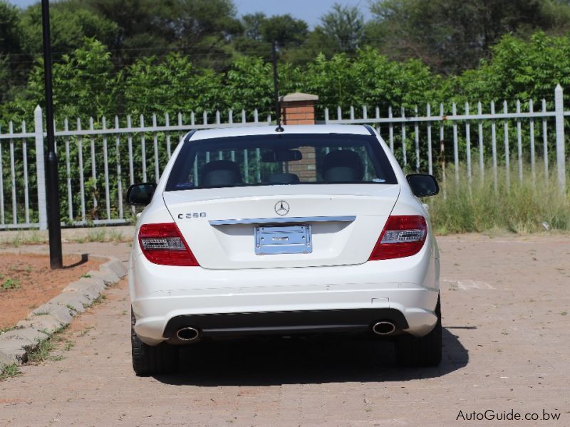 Mercedes-Benz C250 V6 DOHC 24V in Botswana