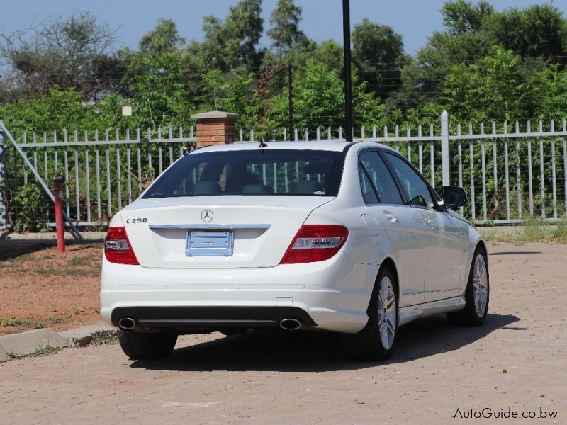 Mercedes-Benz C250 V6 DOHC 24V in Botswana