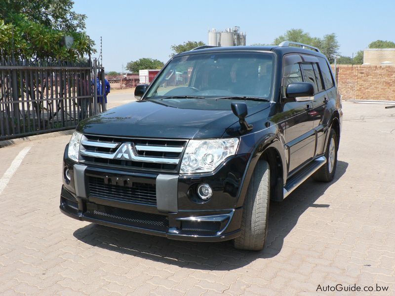 Mitsubishi Pajero V6 in Botswana