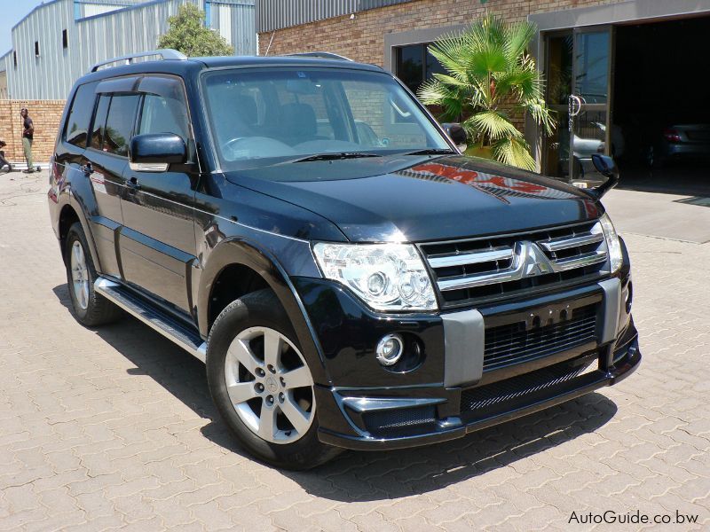 Mitsubishi Pajero V6 in Botswana