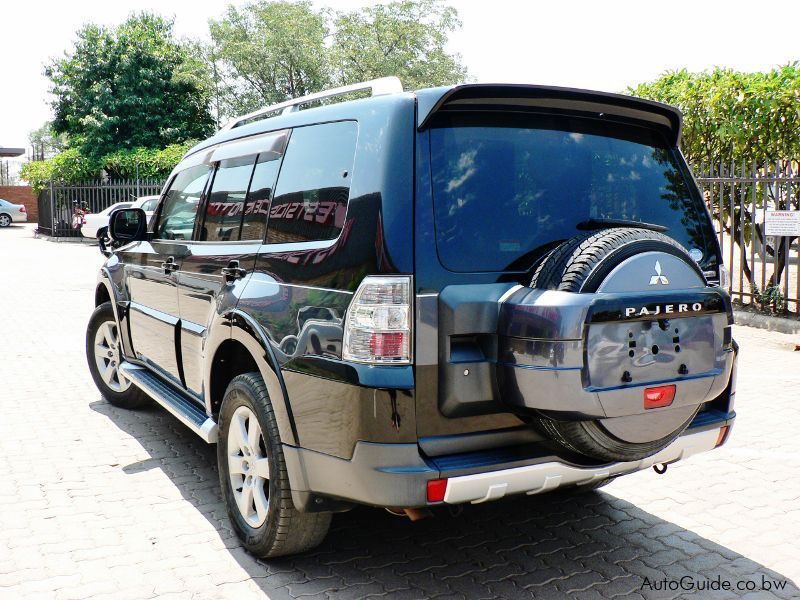 Mitsubishi Pajero V6 in Botswana