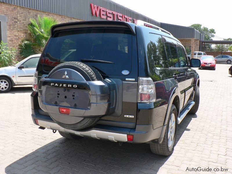 Mitsubishi Pajero V6 in Botswana