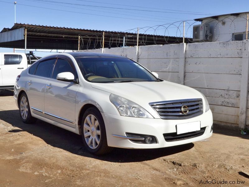 Nissan Teana 250XV in Botswana