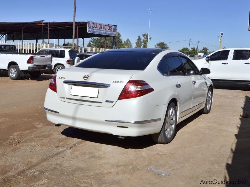 Nissan Teana 250XV in Botswana