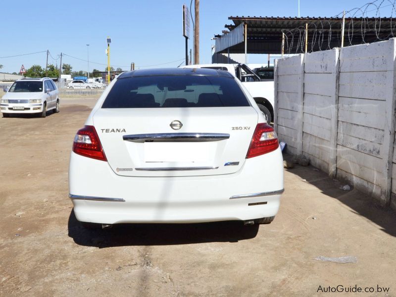 Nissan Teana 250XV in Botswana