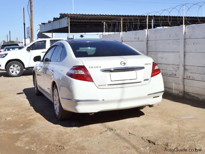 Nissan Teana 250XV in Botswana