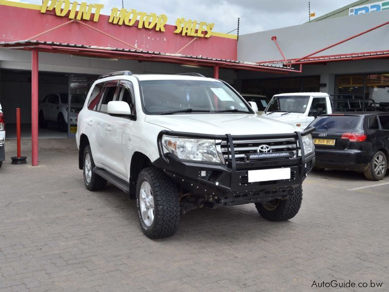 Toyota Land Cruiser 200 Series V8 in Botswana