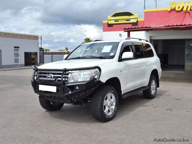 Toyota Land Cruiser 200 Series V8 in Botswana