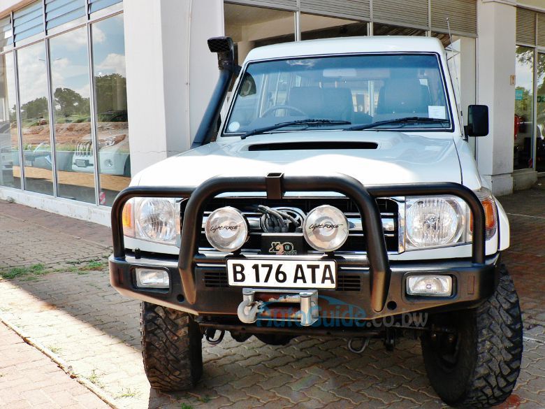 Toyota Land Cruiser Trooper V8 in Botswana