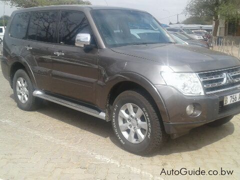 Mitsubishi Pajero 3.8 V6 GLS LWB in Botswana