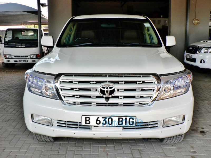 Toyota Land Cruiser   in Botswana