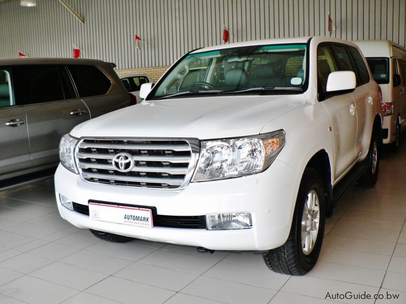 Toyota Land Cruiser 200 Series VX  TD V8 in Botswana